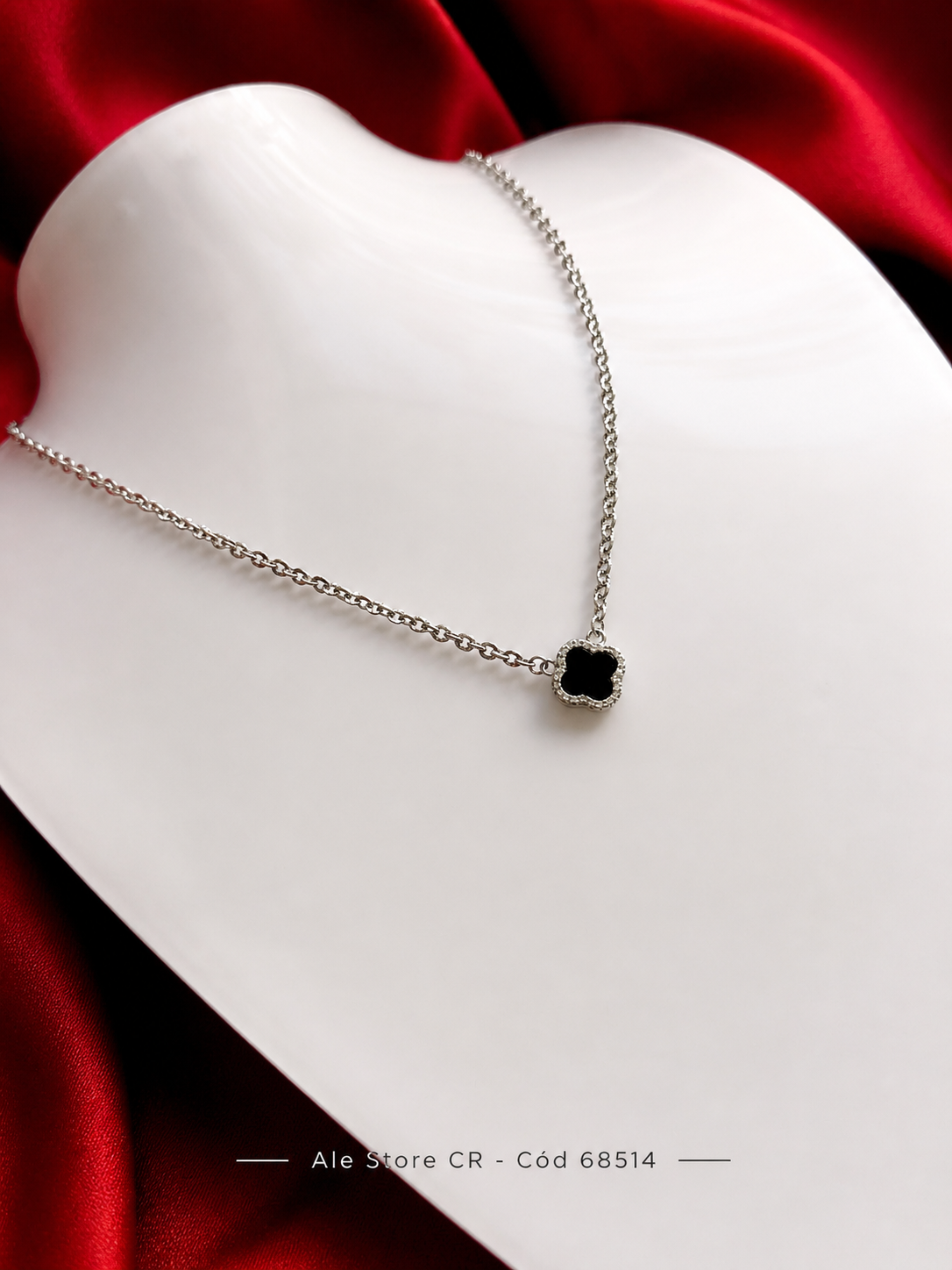 Collar Trébol Elegante con Zirconia