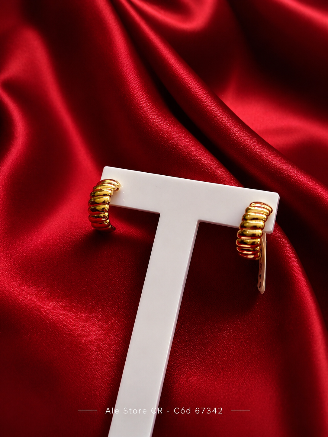 Aretes Huggie Textura Dorada