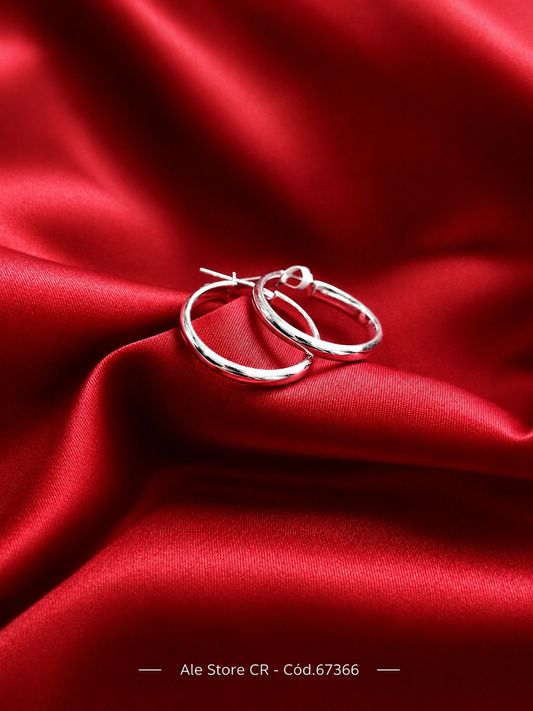 Aretes Silver Hoop – Elegancia Minimalista